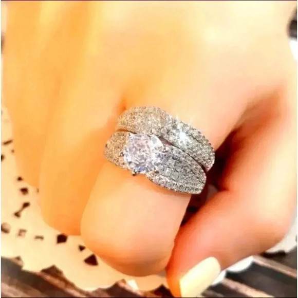 2 Pcs/set Silver Plated Bridal Wedding Zircon Ring For Women Engagement NWT. - Picture 4 of 5